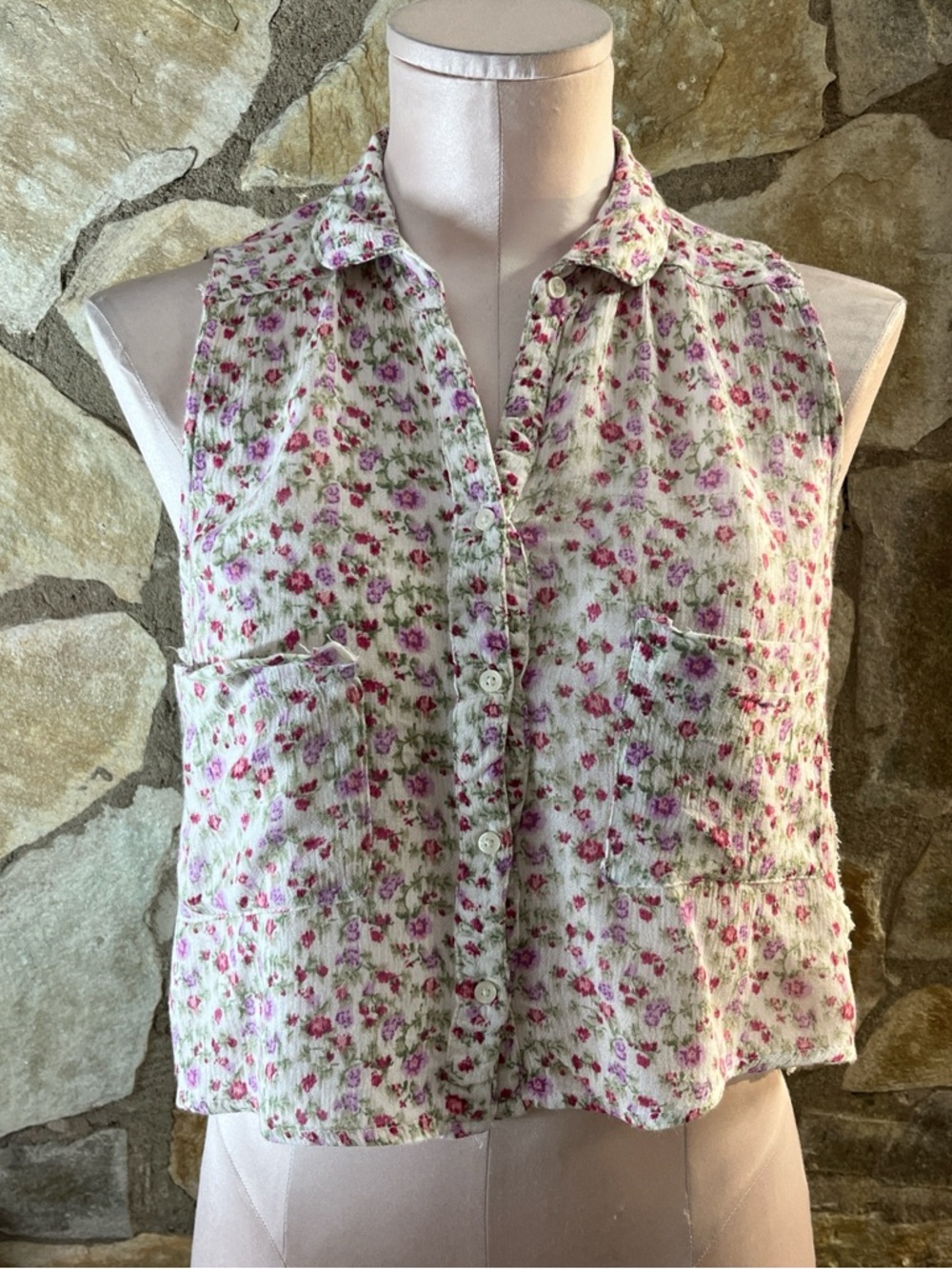 Abercrombie & Fitch Floral Sleeveless Button Up Top | XS
